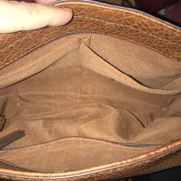 Faux leather crossbody satchel! - Picture 5 of 5